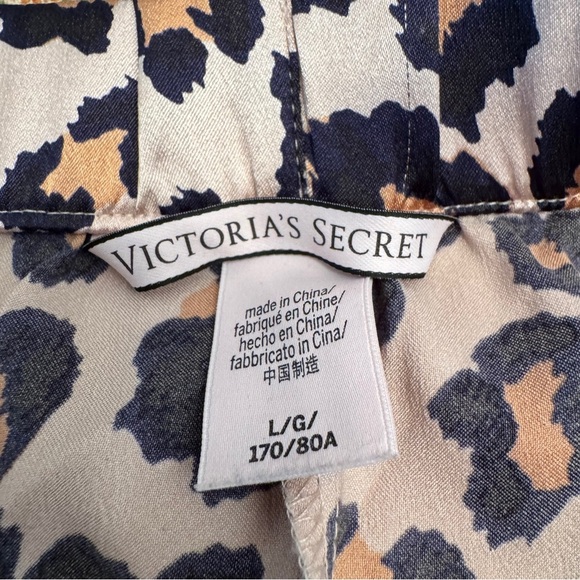 Victoria Secret Leopard Print Lounge Pants/Joggers with pockets Size Large - Picture 7 of 7